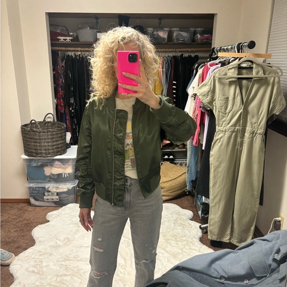 TOPSHOP Satin Bomber Jacket - Picture 5 of 9